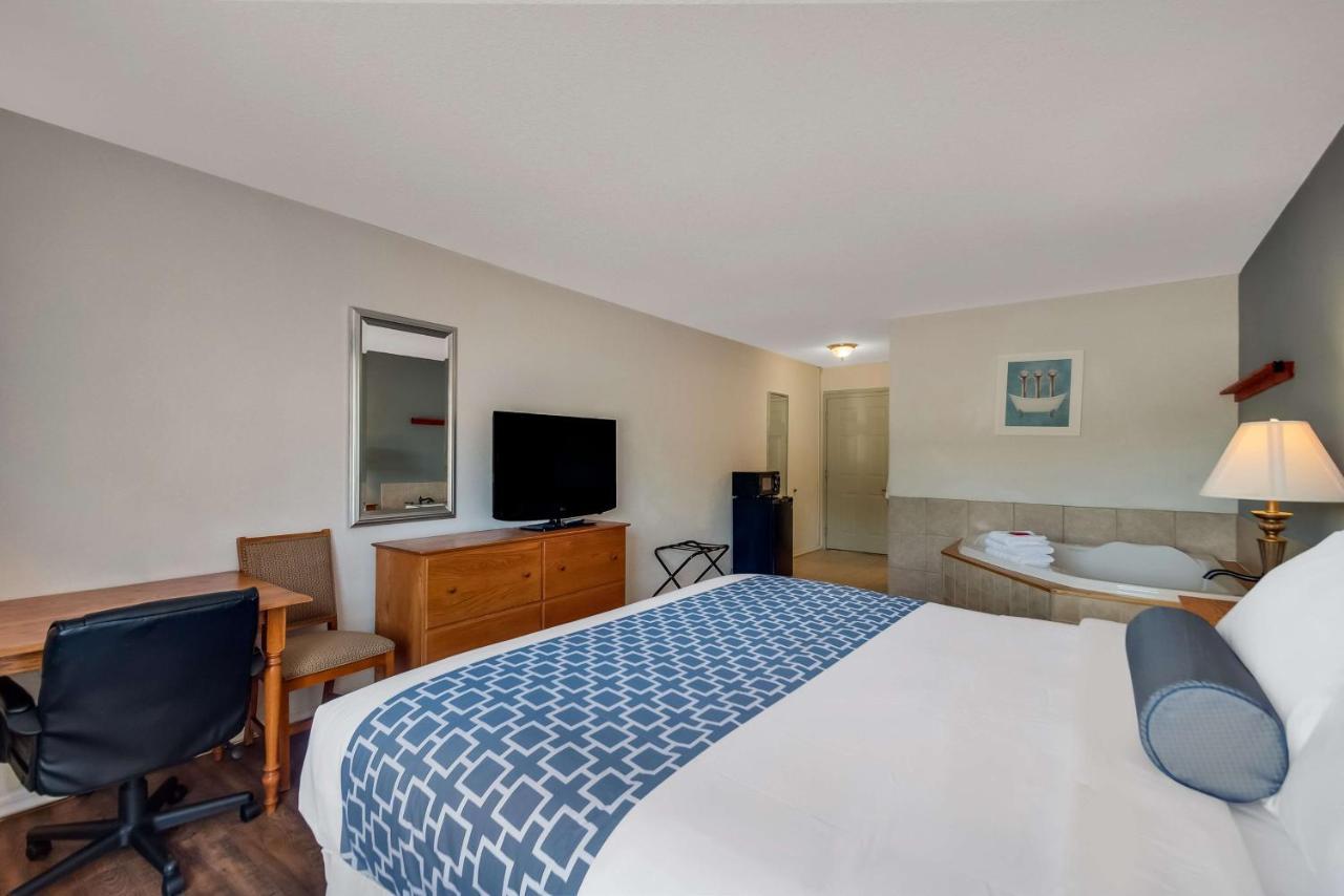 Surestay Plus Hotel By Best Western Berkeley Springs Eksteriør bilde